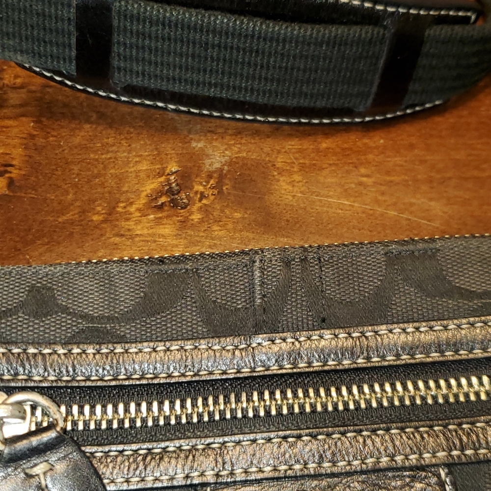 Coach - black - crossbody - Picture 5 of 14